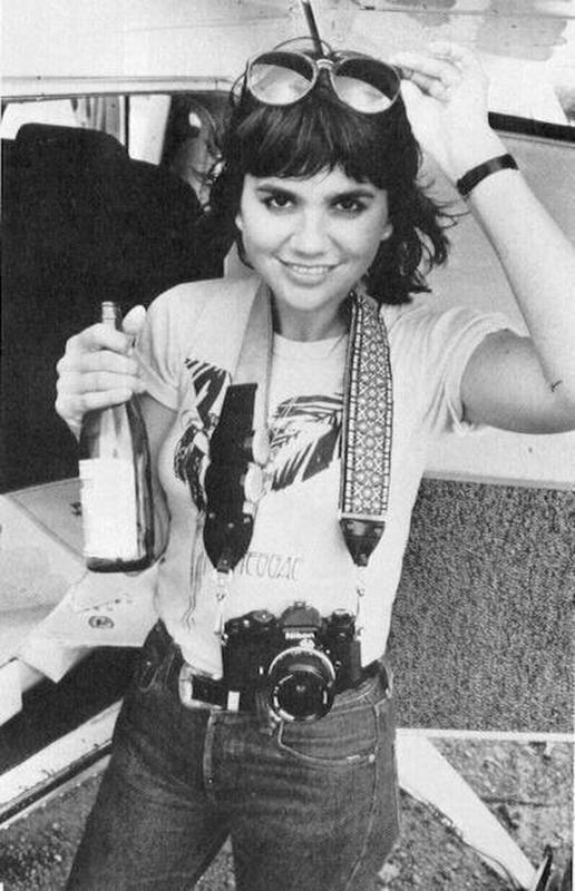 Young Linda Ronstadt turns photographer and celebrates.