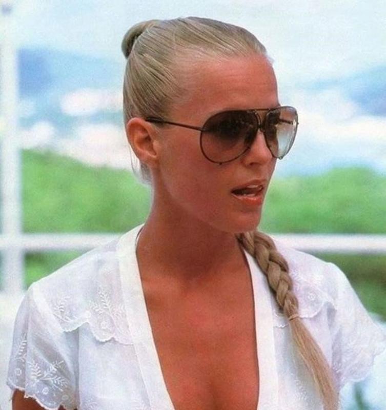 Cheryl Ladd rocks a cool summer look in her white ensemble, 1979!