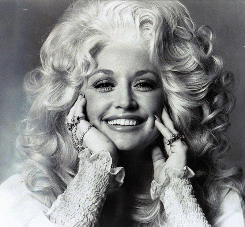 Dolly Parton's Radiant Smile Brightens 1977