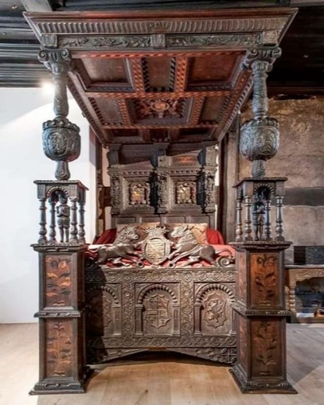 🛏️ 💐 Custom Elizabethan 4-Poster Bed Crafted Specifically for Sir John Radclyffe and Lady Anne Asshawe's Nuptial Night in the 1570s