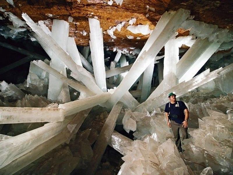 Mexico's Cave of the Crystals Discovers Enormous Selenite Crystals 💎🇲🇽