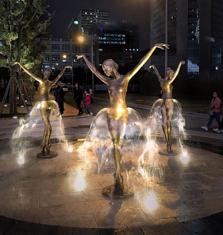 Ballerina Fountains by Polish artist Malgorzata Chodakowska showcase breathtaking design