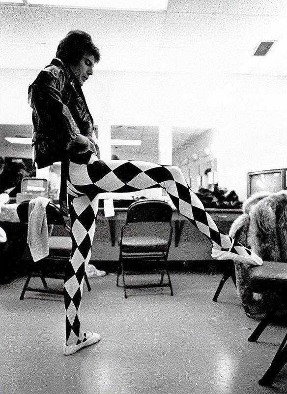 Freddie Mercury prepares in his dressing room for a 1978 concert.