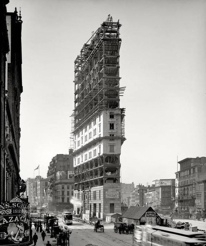 1903: Times Square Comes Alive in New York City