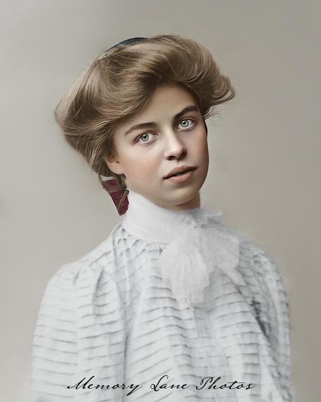 1898 school photo of Eleanor Roosevelt, age 14, now colorized
