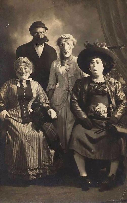 1930s Halloween costumes: a blast from the past!