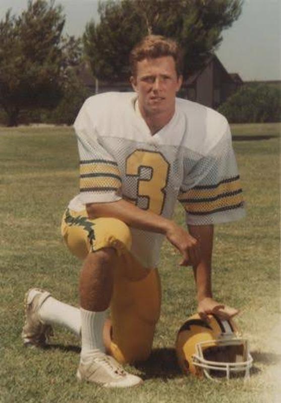 Scott Weiland, late Stone Temple Pilots singer, played football at Edison High School in the 80s.