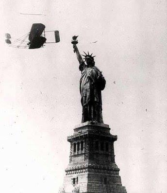 In 1909, Wilbur Wright Circles the Statue of Liberty in Flight.