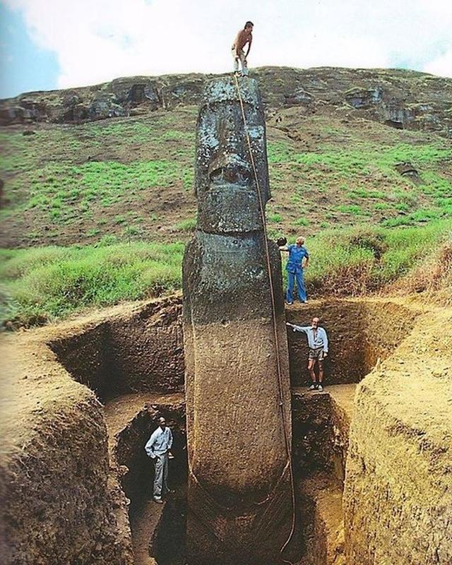 Intact Ancient Easter Island Statue Carved by Rapa Nui People Unearthed After Centuries