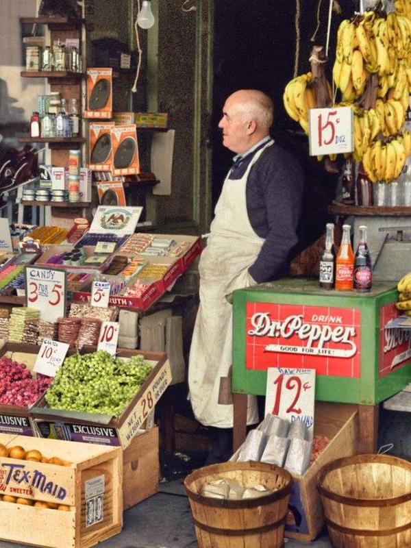 Local Area's Charming Small Grocery Shop Unveiled in Colorized 1939 Photo
