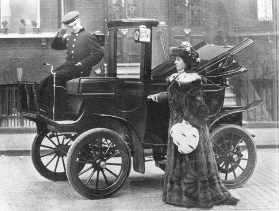 An Early Version of Lyft or Uber: The Ride-Hailing Service of New York in 1901