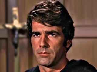 Sam Elliott, without his iconic mustache, surprises viewers with an extraordinary cameo on the 1970 TV series 'Mission/ Impossible'.