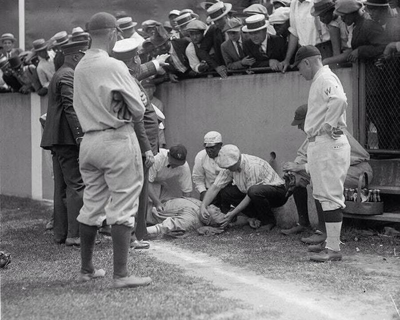 1924: Babe Ruth rendered unconscious after colliding with a wall