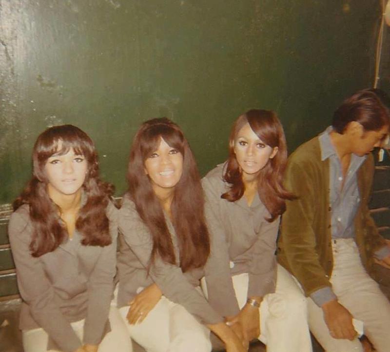 Backstage in Cleveland (1966): The Ronettes as the opening act for The Beatles on their last U.S. tour
