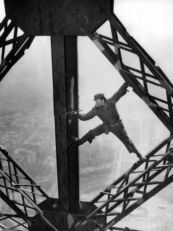 Looking Good is Essential When Painting the Eiffel Tower