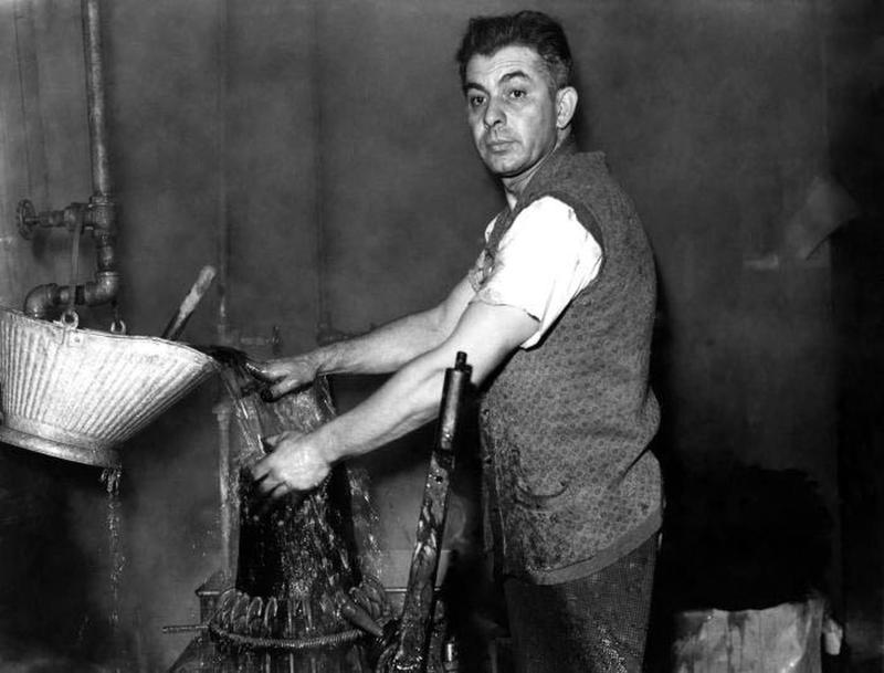 Lack of Protective Gear in 1938 Hat Manufacturing Job Puts Man at Risk of Mercury Poisoning