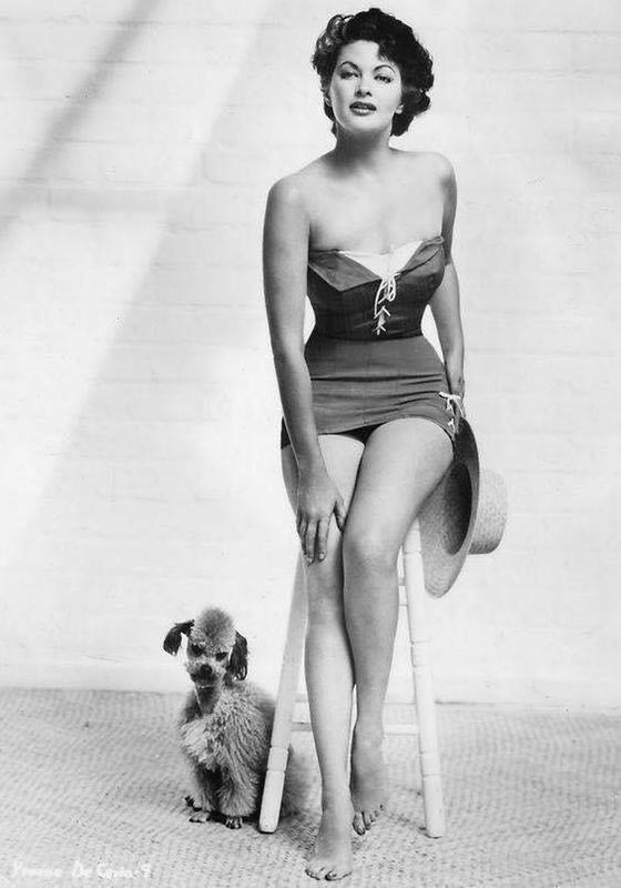 1954: Yvonne De Carlo in the Spotlight