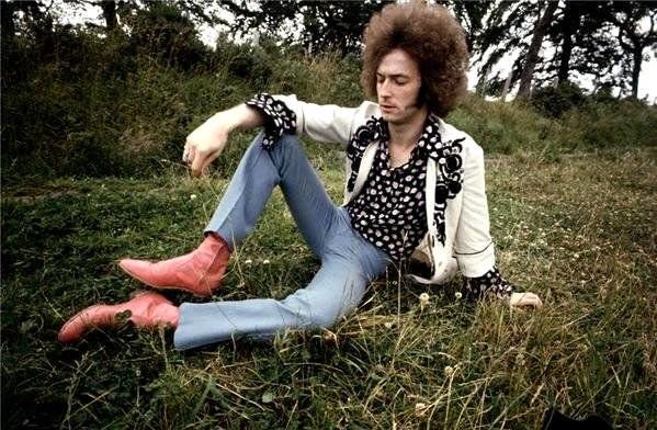 Eric Clapton exudes grooviness in 1967.
