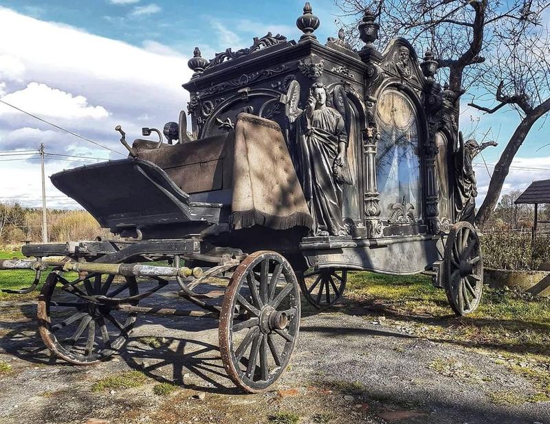 Experience luxury in this vintage hearse straight from Dresden, Germany