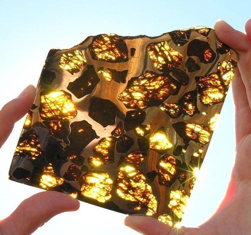 Rare and Exquisite Fragment of Fukang Meteorite Discovered in the Mountains of Fukang, China