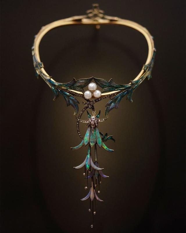 Georges Fouquet's Exquisite Fuchsias Necklace, Crafted in 1905, Stands the Test of Time