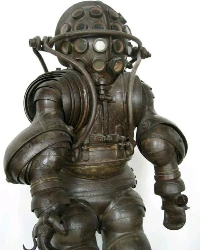 1882 Diving Suit: Cool Yet Impractical
