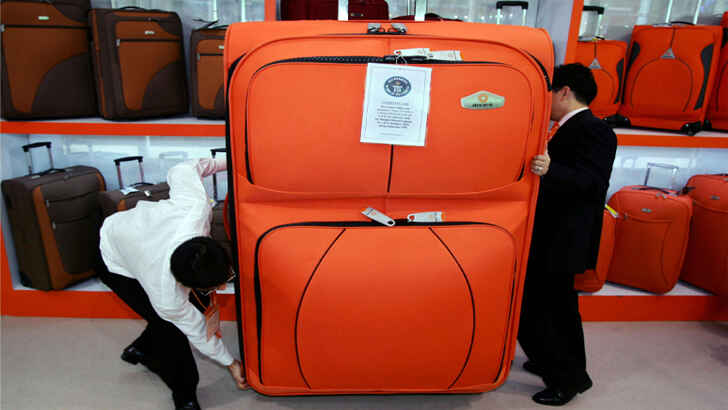 Largest Suitcase Unveiled in Guangzhou