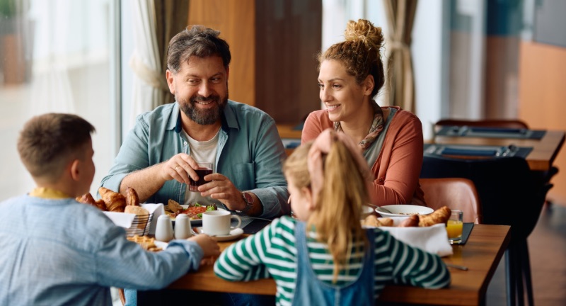 How to Handle Noisy Tables in a Restaurant